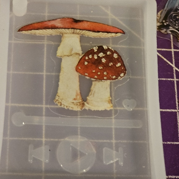 Custom Made Epoxy Spotify Keychain - Picture 2 of 8